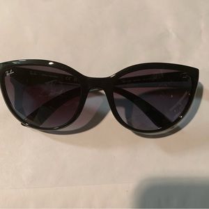 Ray-ban Cat Eye Sunglasses new without tags.